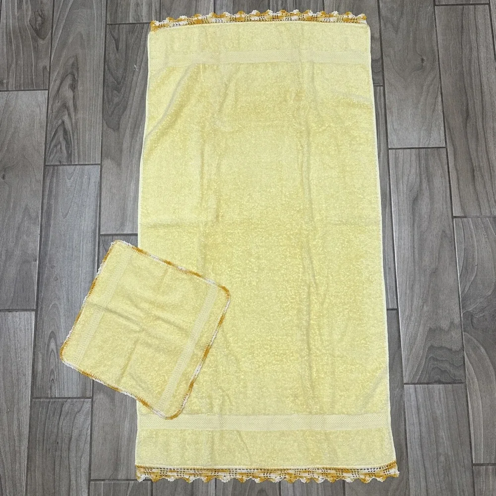 Vintage Martex Late 1970s/80s Yellow Crochet Trim Towel And Washcloth Set Retro